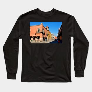 Rue de Queretaro, Mexique Long Sleeve T-Shirt